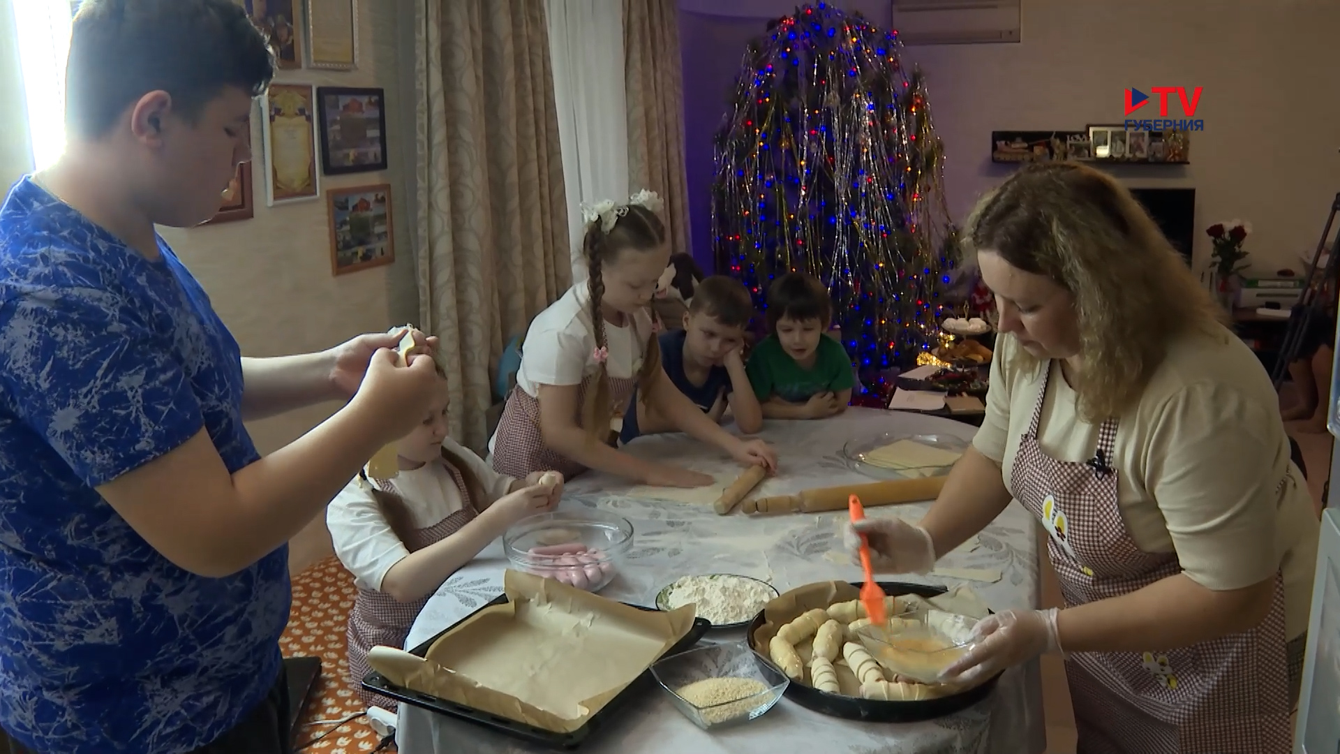 Подвиг мамы семерых детей: каждую неделю ездит из Воронежа на передовую