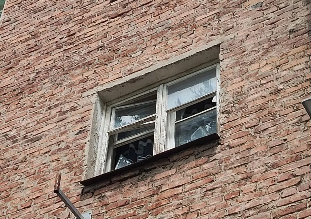 повреждённый дом
