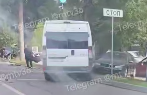 «Какая-то просто лютая авария»: в Воронеже жёсткое ДТП парализовало движение по улице Хользунова