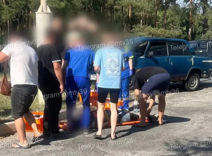 В Воронеже школьник на электросамокате угодил под машину в последний день каникул