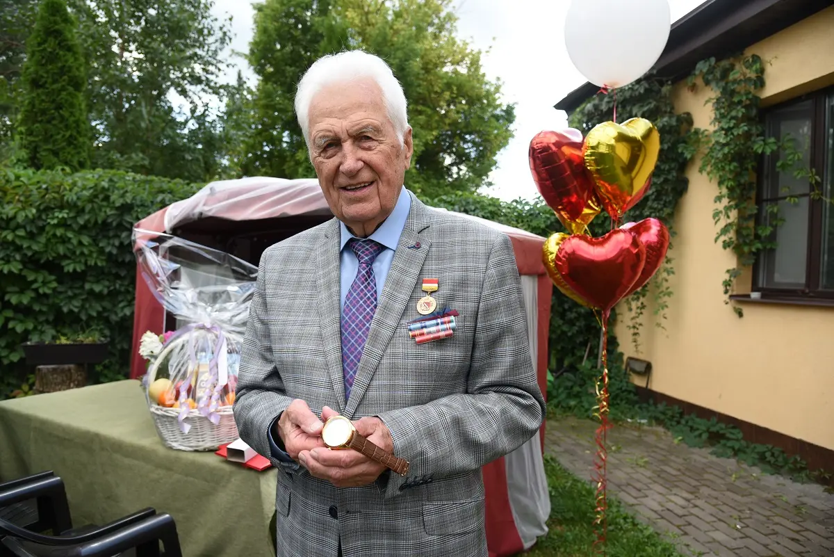 «Продавали на рынке воду, чтобы выжить»: история 90-летнего почётного гражданина Воронежской области