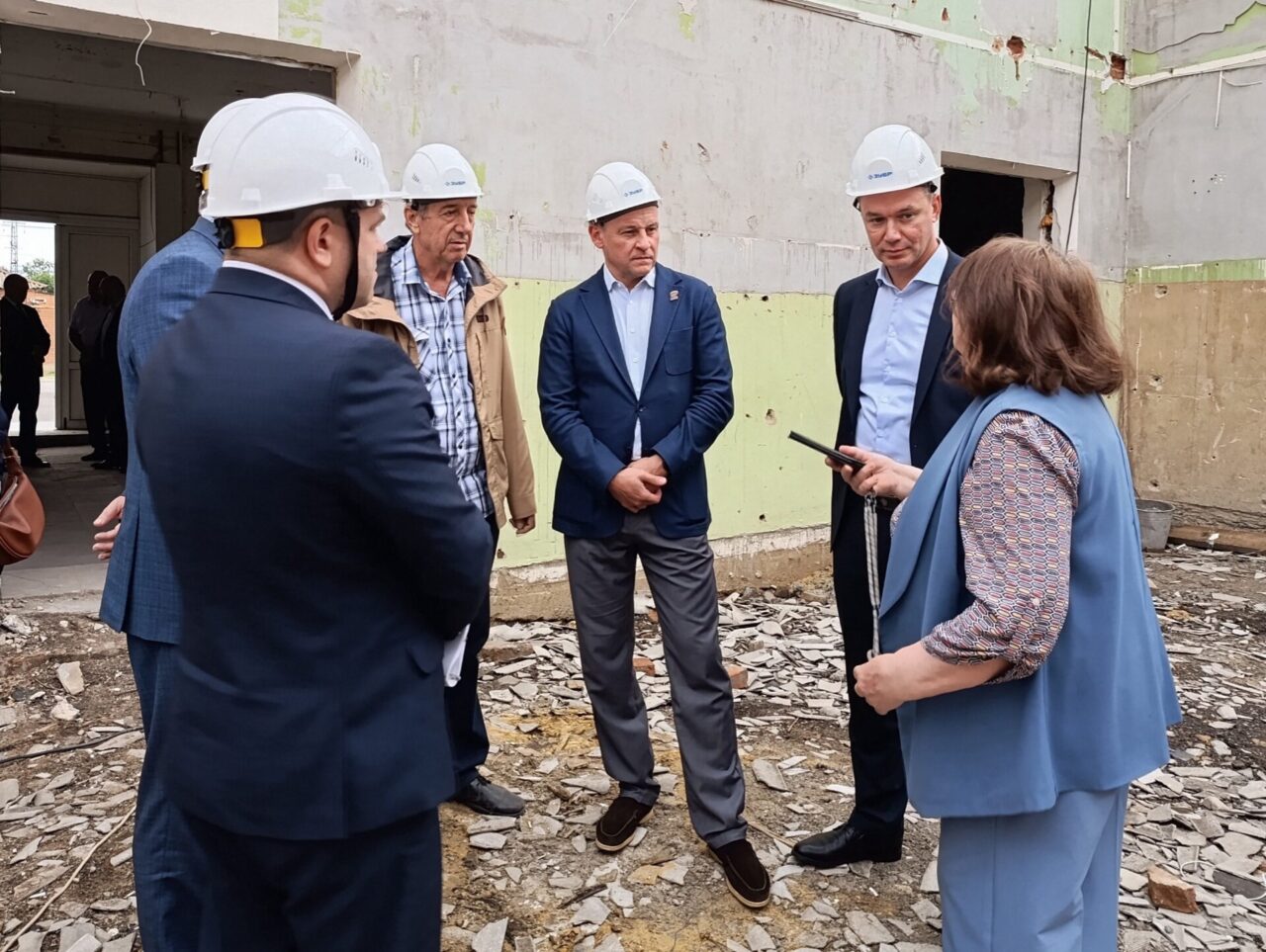 В Россошанском районе провели мониторинг ремонта местного театра «РАМС»