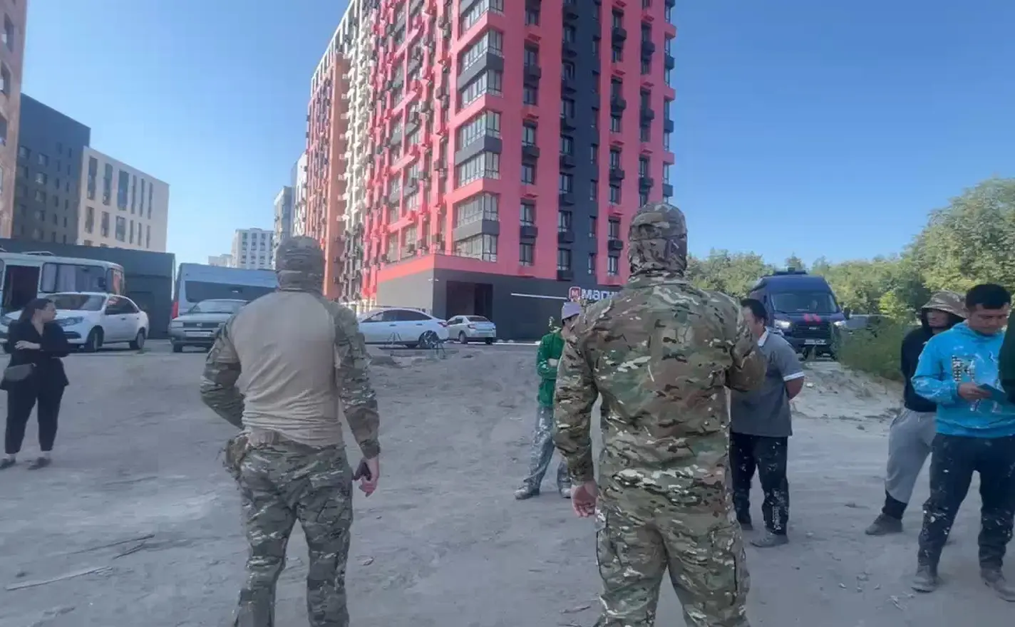 Силовики нагрянули на стройку крупного ЖК в Воронеже