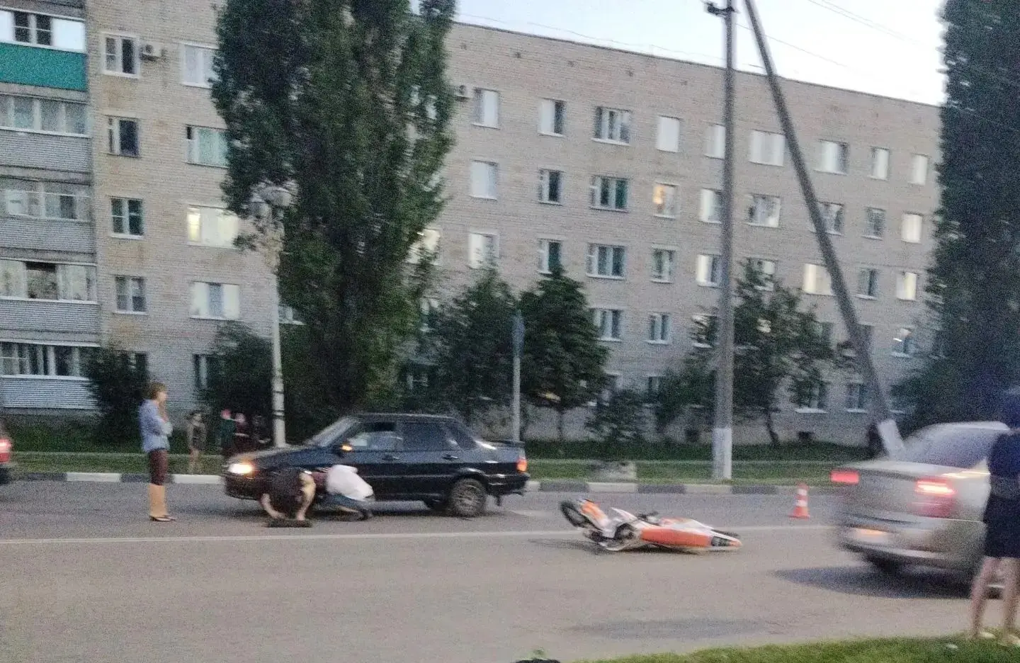 В Павловске Воронежской области питбайкер без прав врезался в мотоцикл ДПС