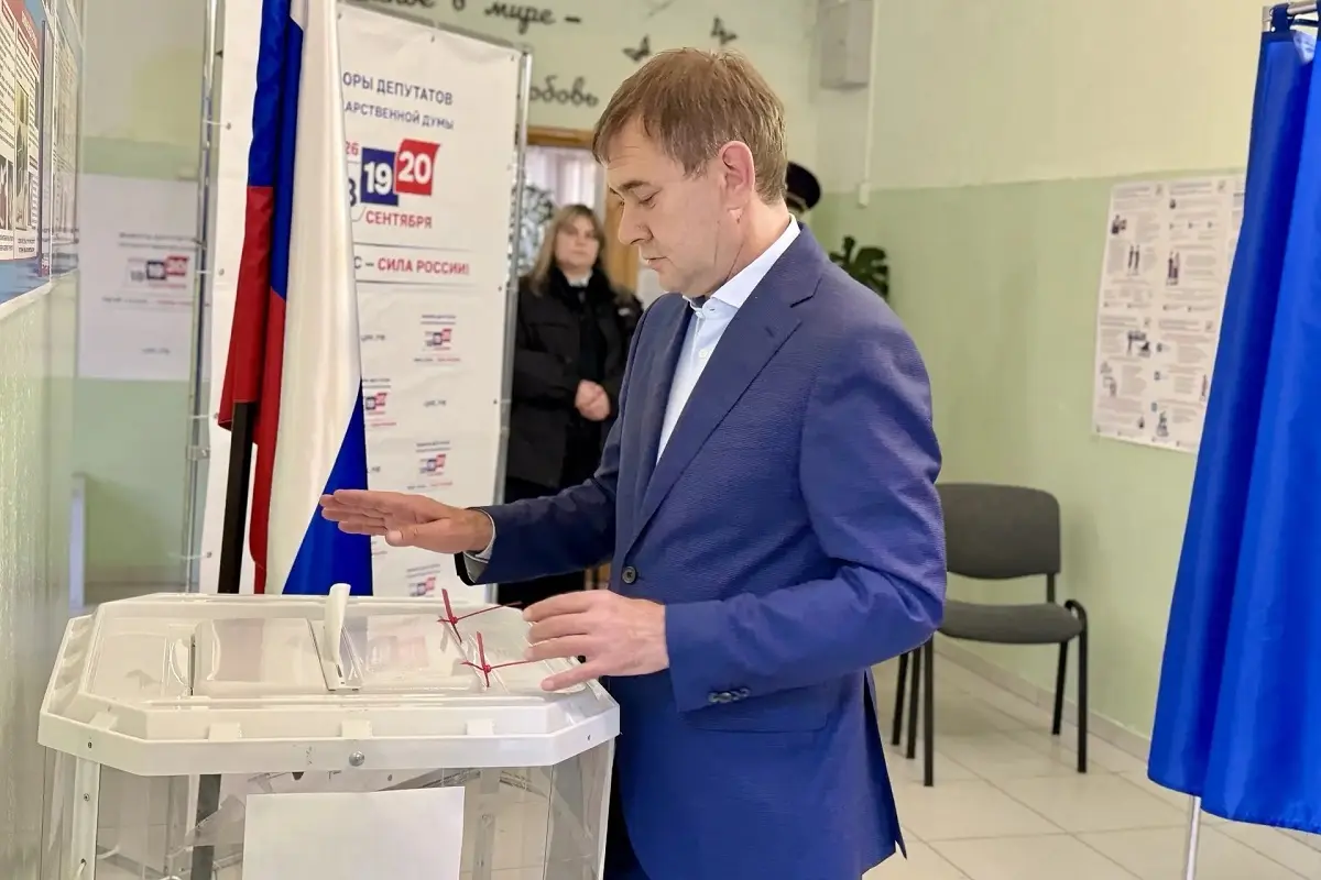 Сенатор РФ Владимир Нетёсов принял участие в голосовании на выборах депутатов Госдумы