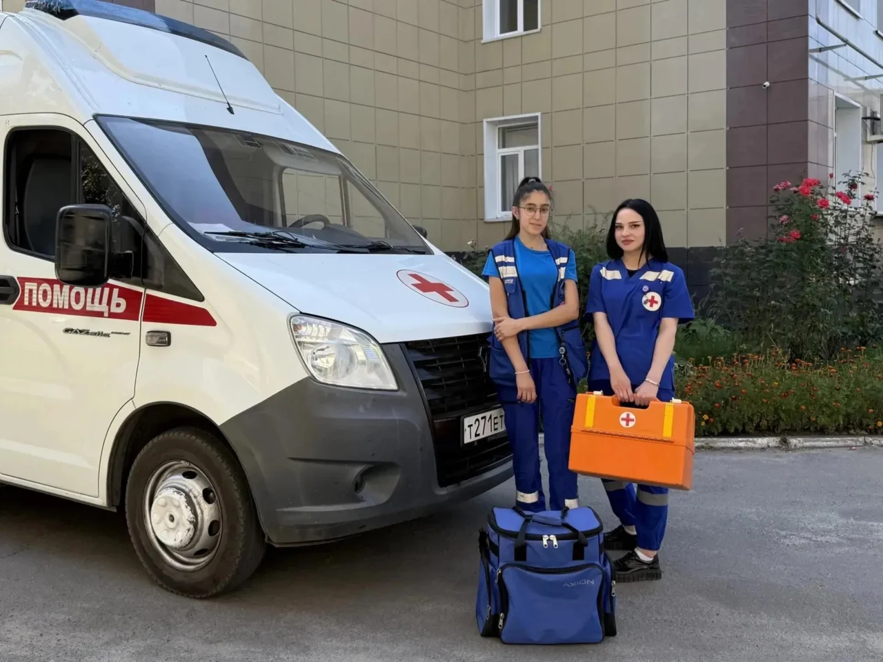 Без сознания, пульса и дыхания: воронежские медики спасли на улице мужчину с инфарктом