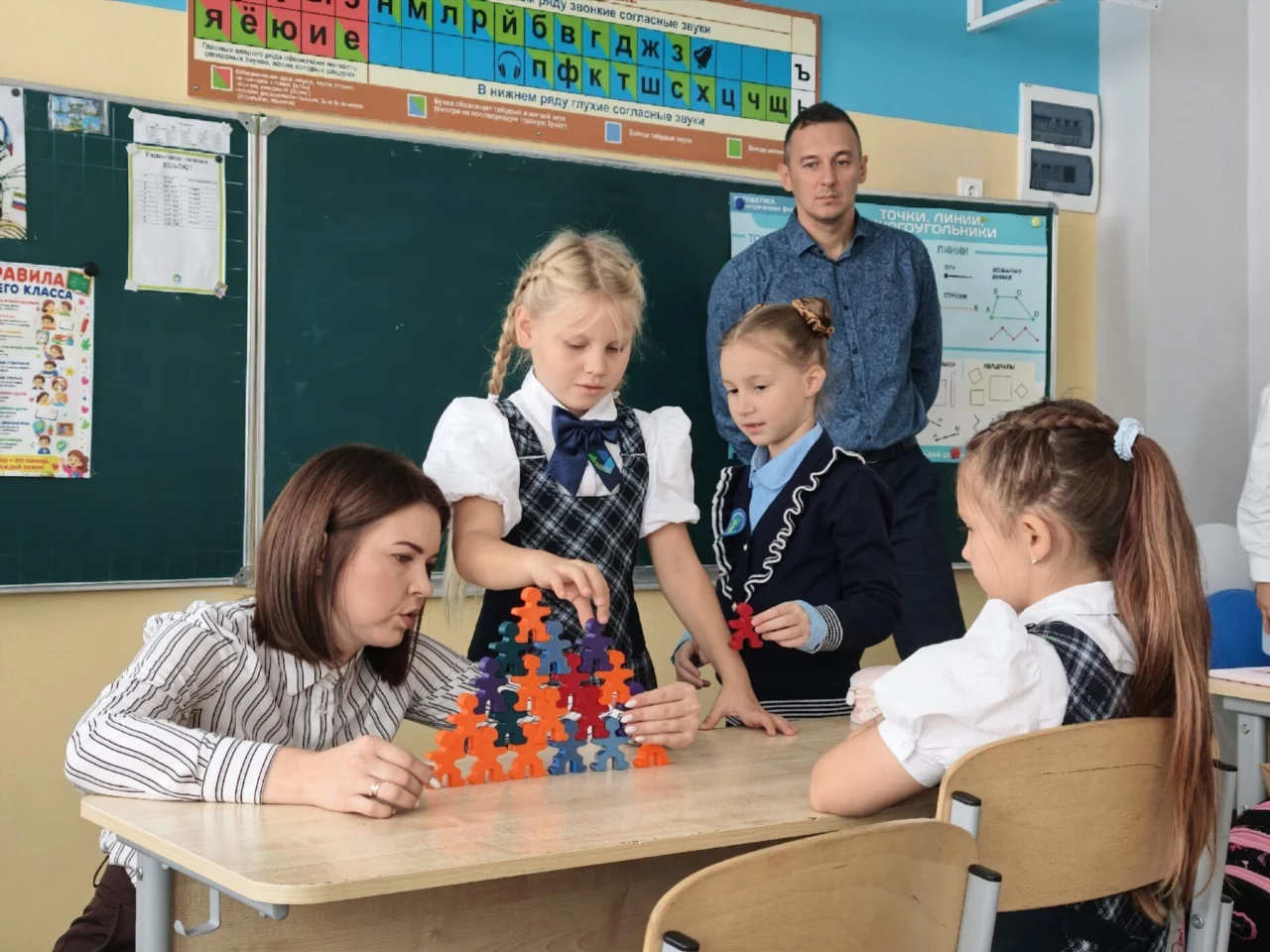 Урок с атомным дресс-кодом провели для школьников из новоусманской «Эврики»