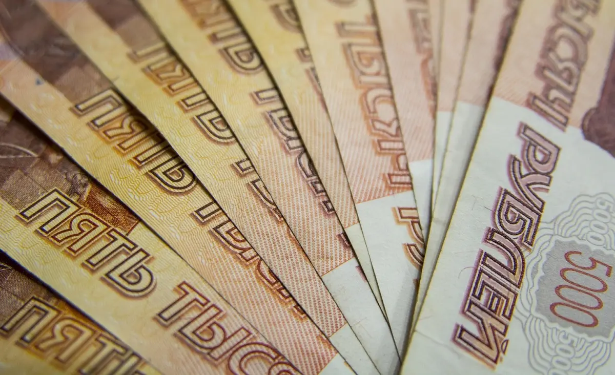 Сотрудники РЖД фиктивно устроили на работу 12 человек, чтобы украсть 5,5 млн рублей