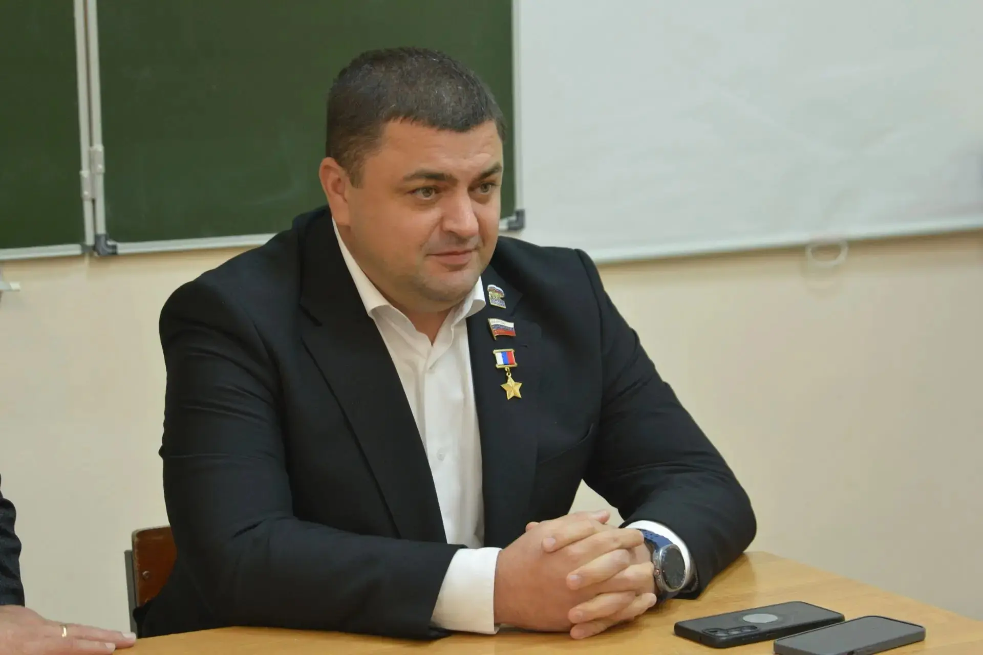 Председатель гордумы Андрей Дьяченко провёл Урок Мужества в воронежской школе №20