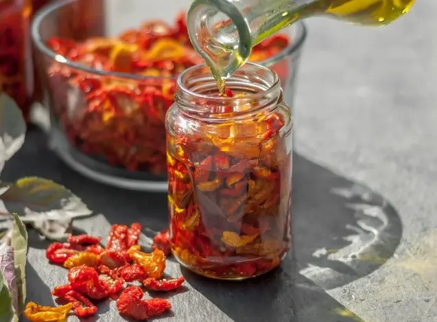 Как вялить в духовке помидоры, сливы, перец и баклажаны: 4 рецепта вкусных заготовок на зиму