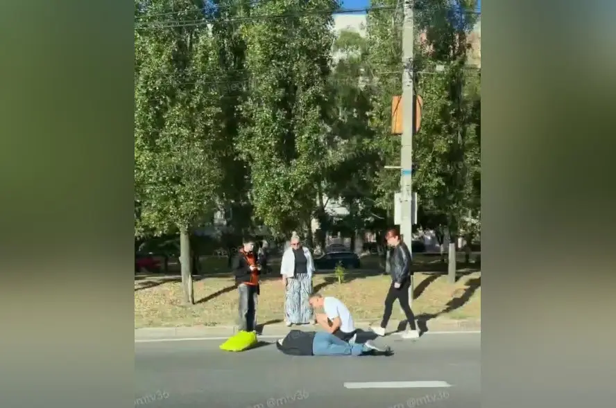 «Шестёрка» сбила пешехода рядом с автобусной остановкой в Воронеже