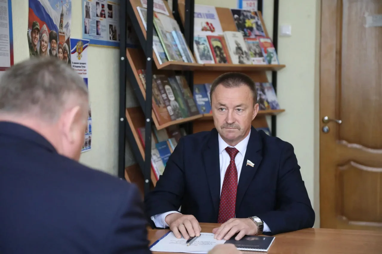 Юрий Матузов оценил развитие инфраструктуры и сферы образования в Новохопёрском и Бутурлиновском районах