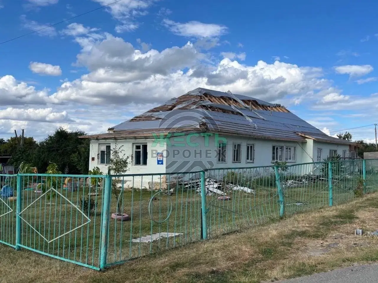 Детский сад в селе под Воронежем остался без крыши и пола