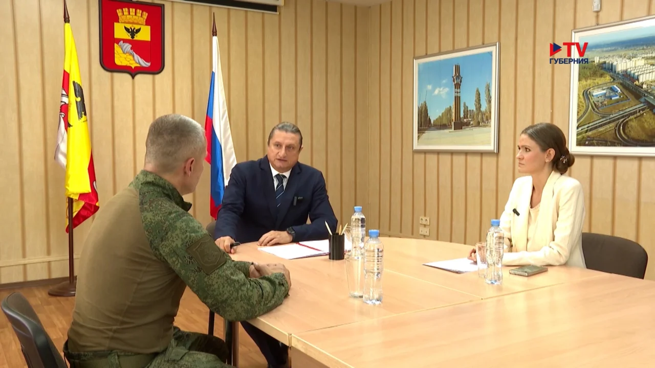 Воронежский депутат Госдумы помогает землякам решать коммунальные проблемы и успешно вести спецоперацию