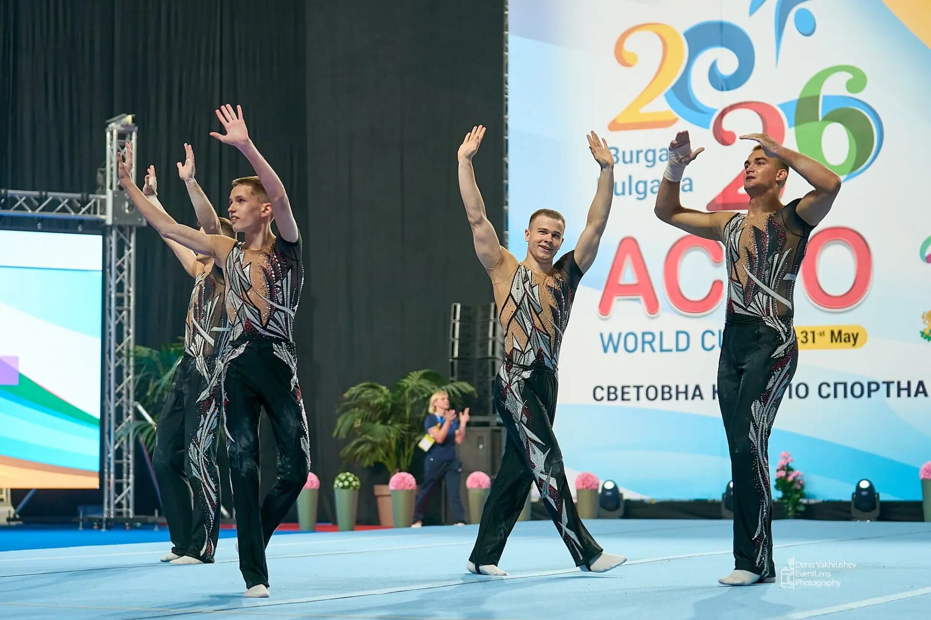 Воронежские акробаты стали чемпионами мира