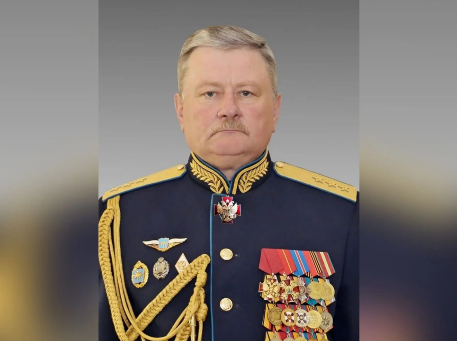 Мэр Воронежа поздравил с днём рождения генерала-полковника Геннадия Зиброва