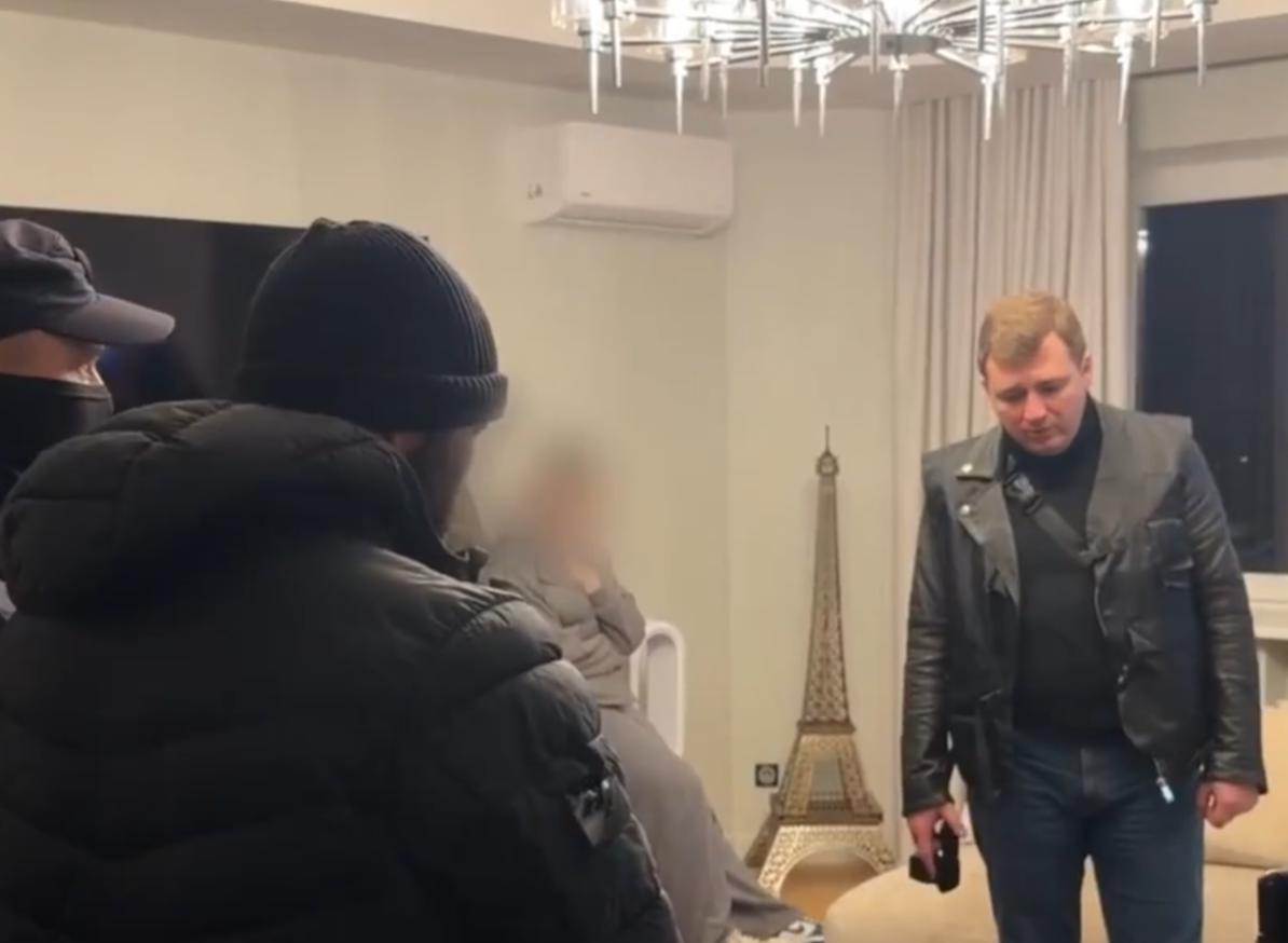 Обвиняемый в двойном убийстве в Москве рассказал о расправе на месте преступления: видео