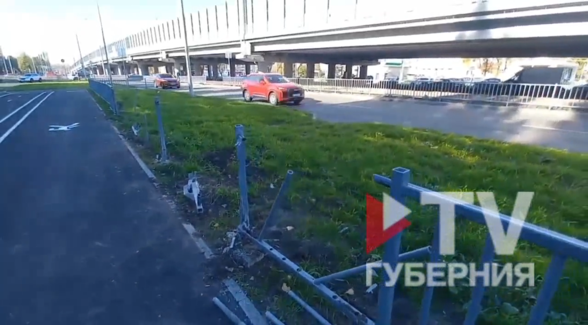 На Остужевской развязке в Воронеже разнесли новое ограждение: видео