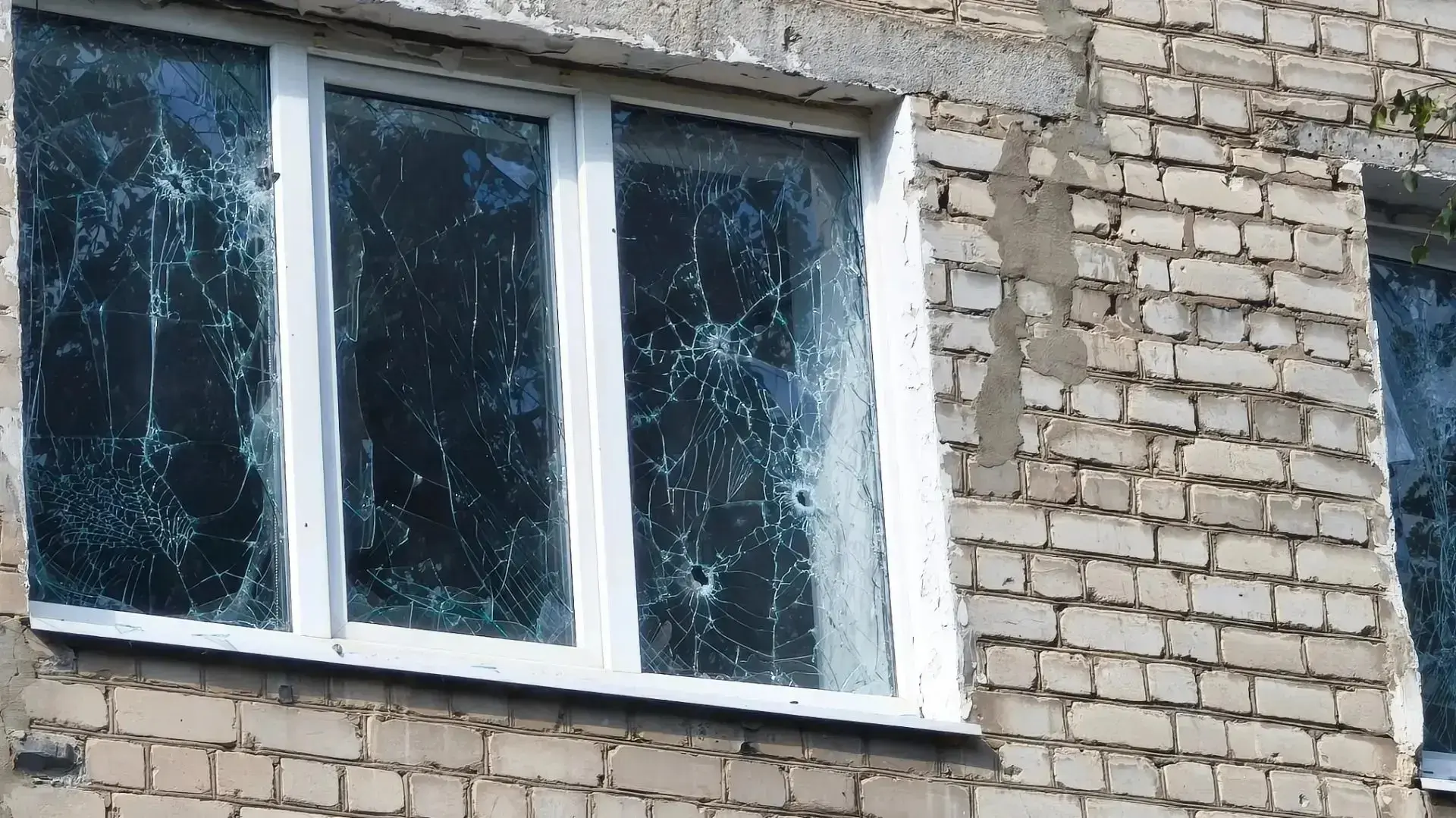 Куда звонить по вопросам повреждения имущества из-за БПЛА в Воронеже: номера телефонов
