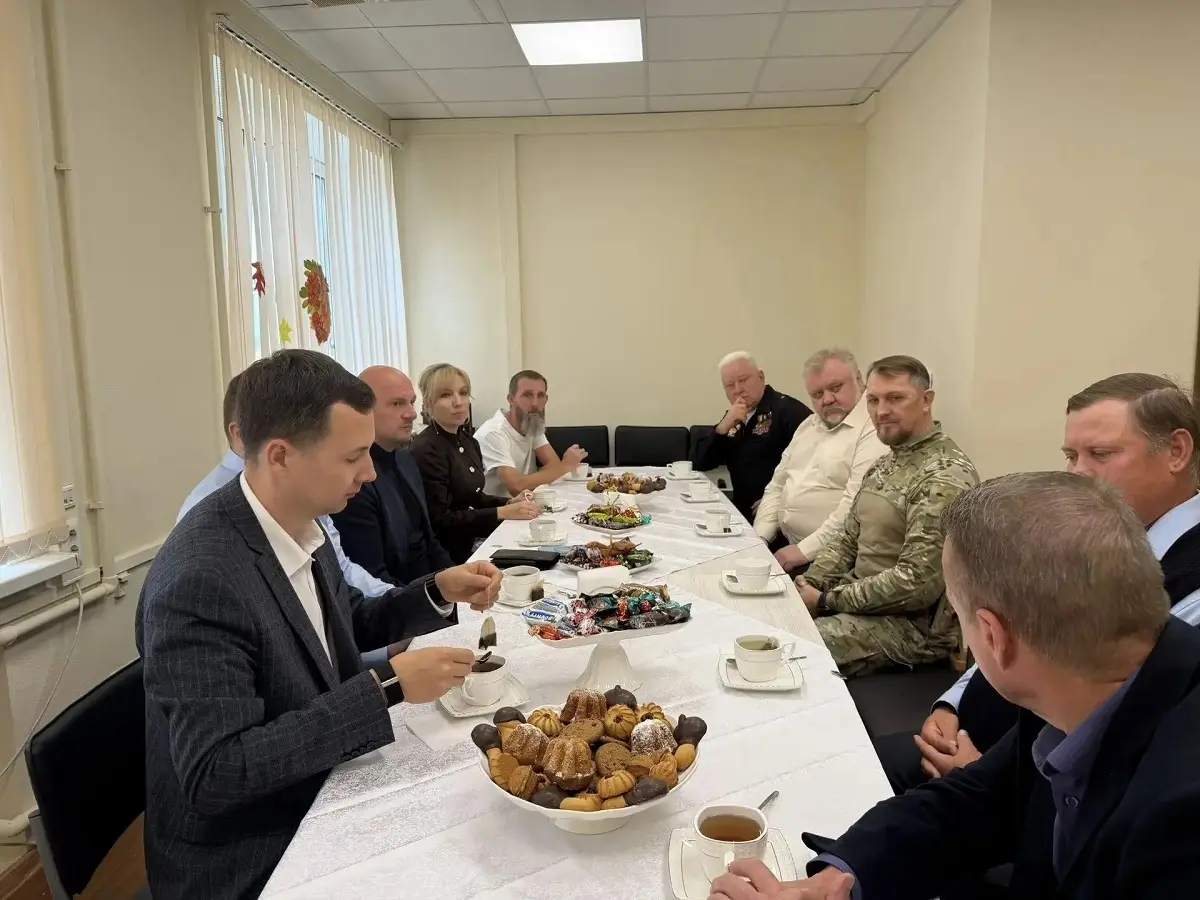 В Левобережном районе Воронежа многодетных пап пригласили на чаепитие
