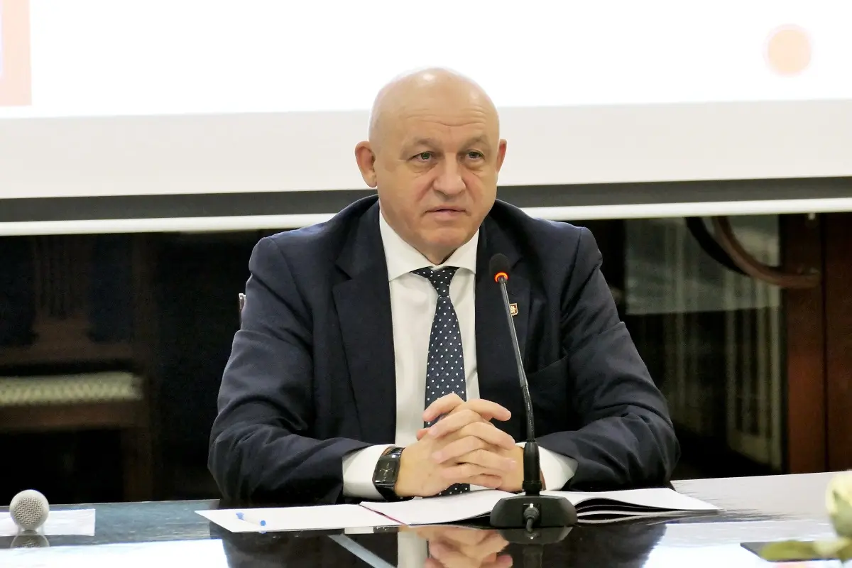 Главой Бобровского района снова стал Анатолий Балбеков, который уже 31 год занимает этот пост