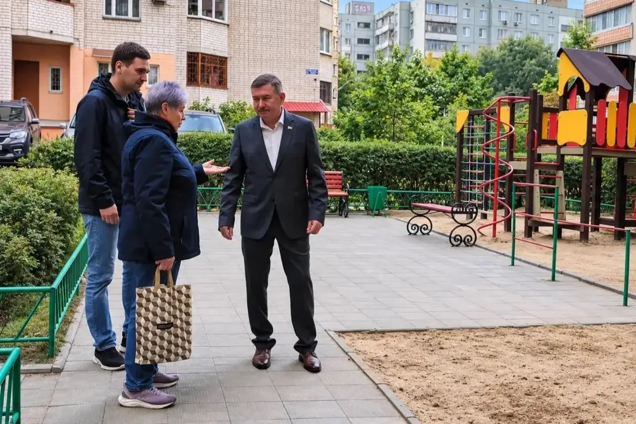 «Единая Россия» проводит мониторинг ремонта дворовых территорий в Воронеже