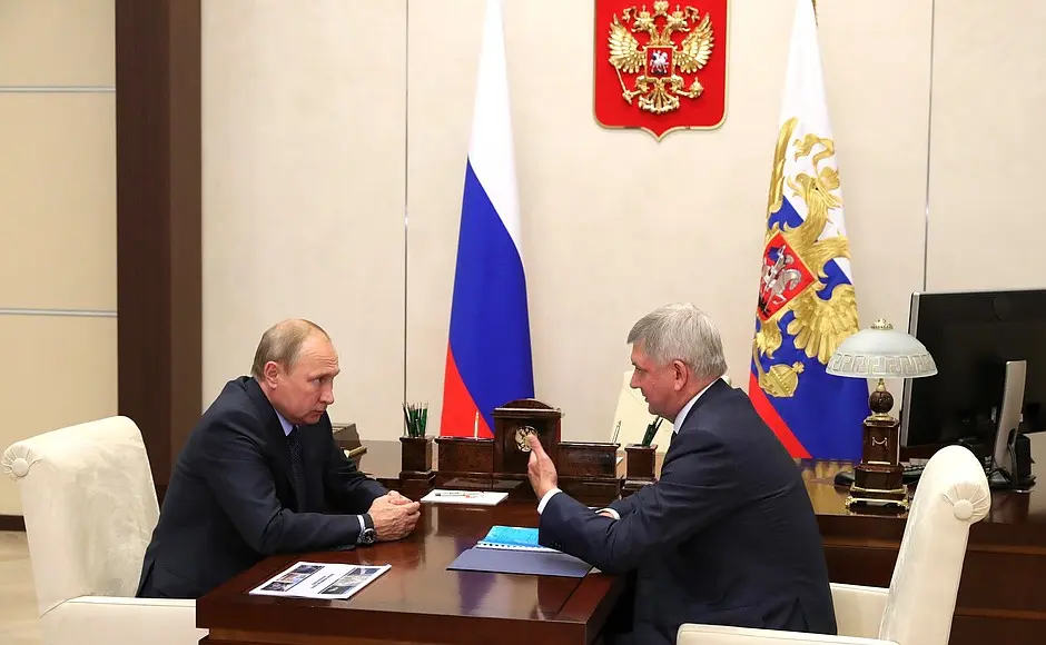 Президента России Владимира Путина поздравил с 74-летием губернатор Воронежской области Александр Гусев