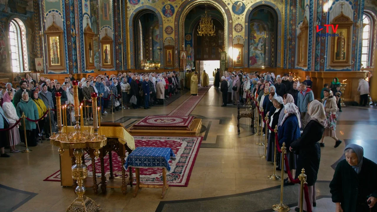 Тысячи верующих встретили в Воронеже ковчег с частицей покрова Богородицы